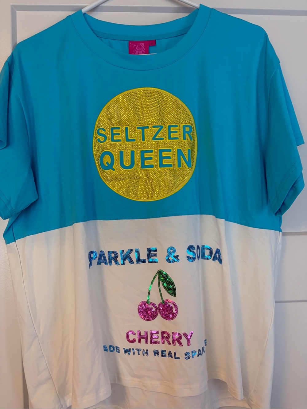 Queen of Sparkles High Noon T-shirt. NWOT SIZE M